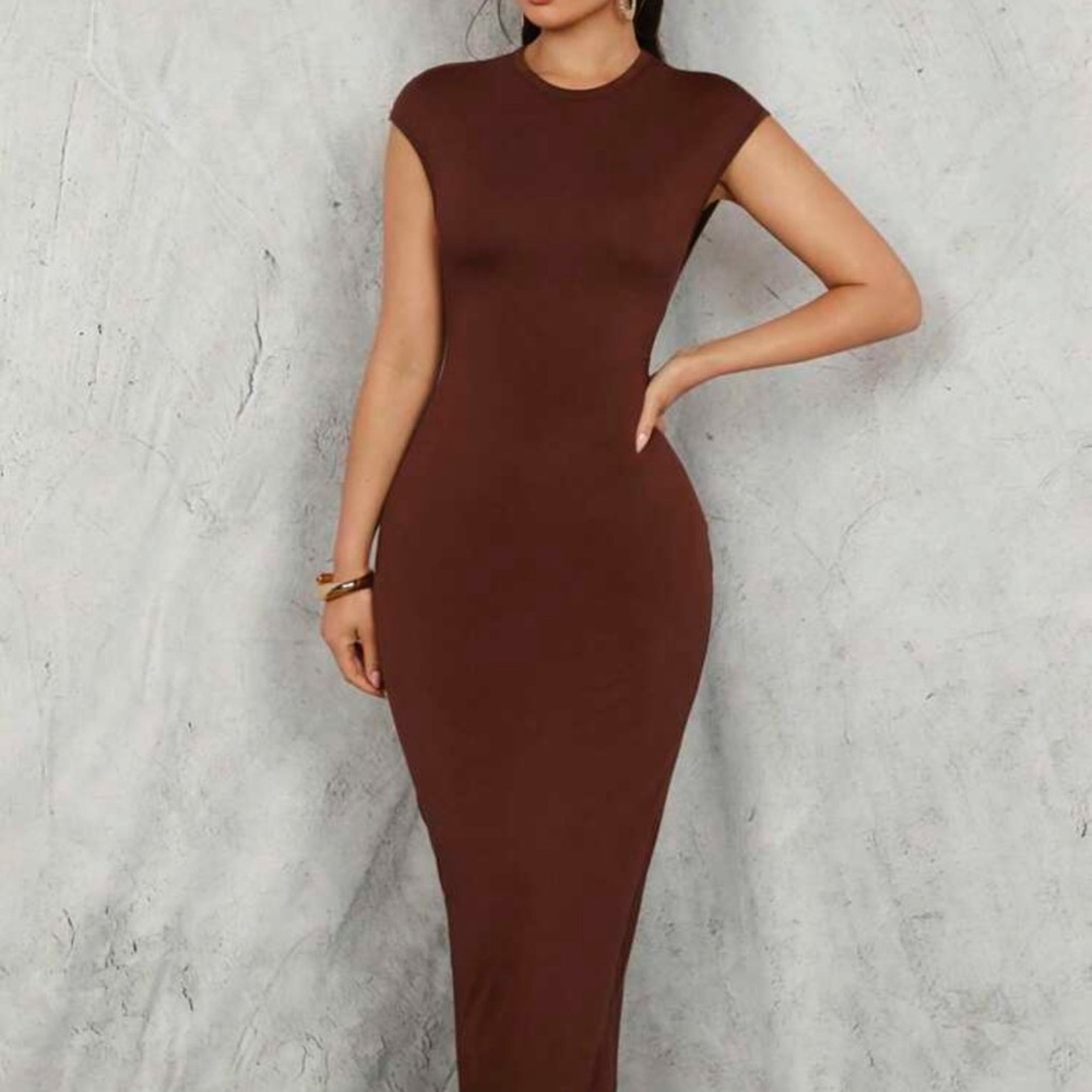 Elegant Brown Sleeveless Dress